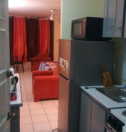 Comfortable Suite 1 Кингстон Экстерьер фото